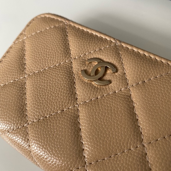 SOLD ❌ Chanel Classic Zipped Coin Purse - Picture 4 of 7